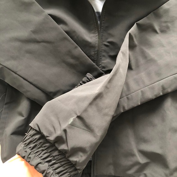 Nike windbreaker jacket black small water resistant - Picture 4 of 4